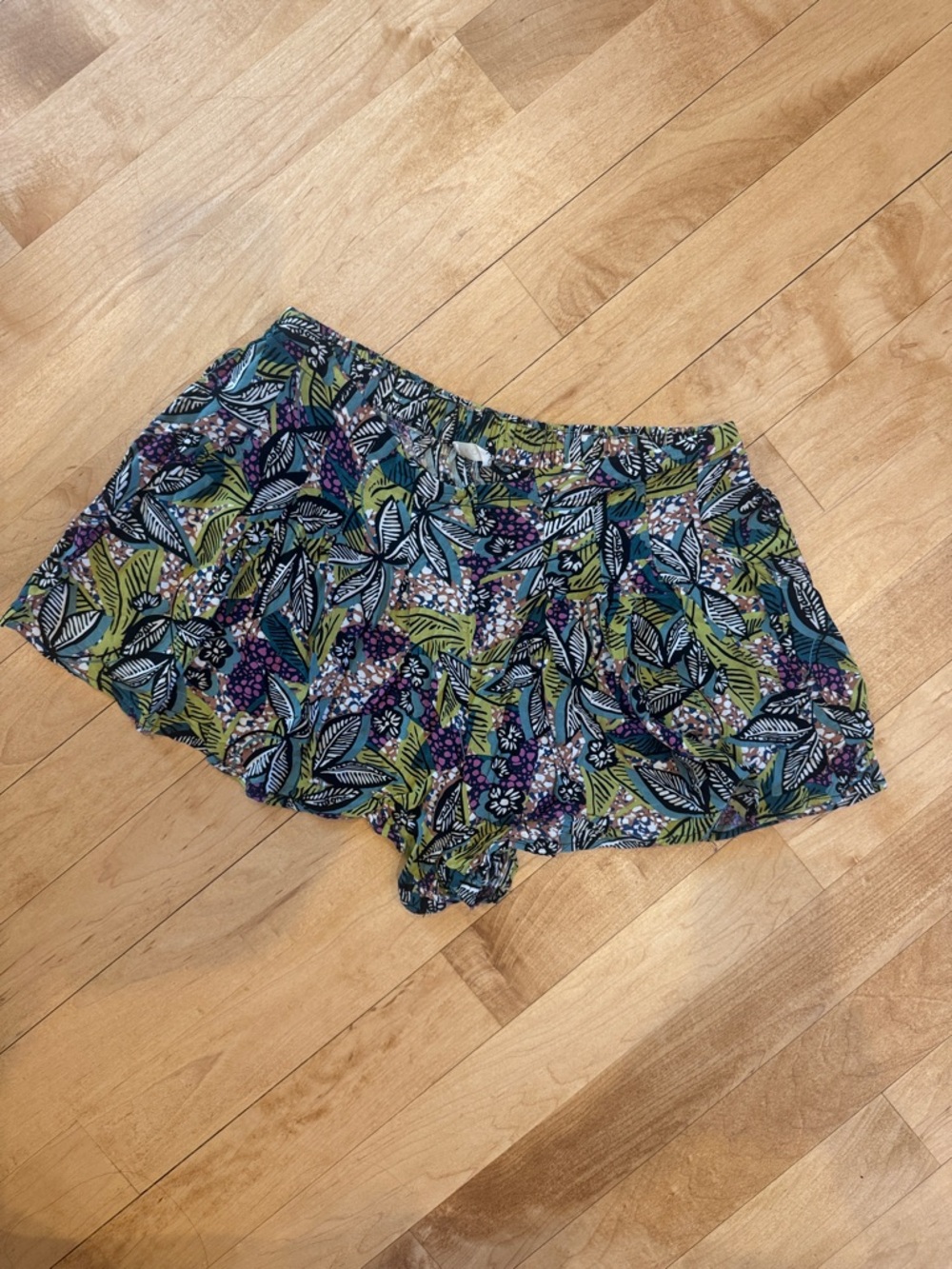 Kori High-Waist Floral Leaf Print Shorts in Green & Purple